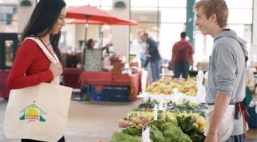 When you shop your local Ontario farmers' market, you get to know your local farmer. The market is the place where you, the eater, get to connect with where your food comes from and meet the hard-working folks who grow your food. It's great place to ask questions about how it was grown or ... An Ontario Farmers' Market Moment - Get to know your local farmer