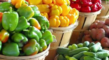 Why are farmersâ?? markets so popular? This short video uses photographs to show why the farmersâ?? market experience is so deliciously fresh and addictively fun. Produced by Farmersâ?? Markets Ontario®. Come for the freshness. Stay for the fun.